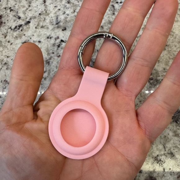 FREE ⭐️ WITH PURCHASE Silicone Air Tag Keychain - Picture 3 of 3